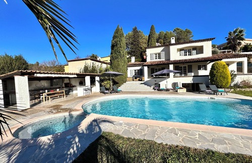 Pegomas Villa | 6 bedroom Villa Sunshine for up to 14 people - Côte d'Azur