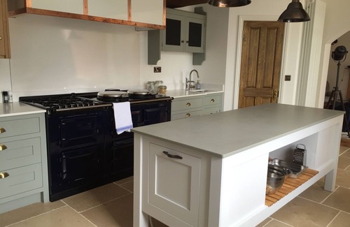 Calne Maison | Moulin de 5 à 7 chambres avec lac récemment rénové pouvant accueillir jusqu'à 14 personnes
