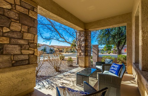 Queen Creek Maison | ❤️ 6 BEDROOMS, 5000sf, ARCADE, NEW JETTED SPA - SLEEPS 25 ❤️