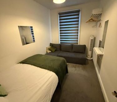 Kings Cross St. Pancras Appartement | 6 Bedrooms Entire House in King's Cross