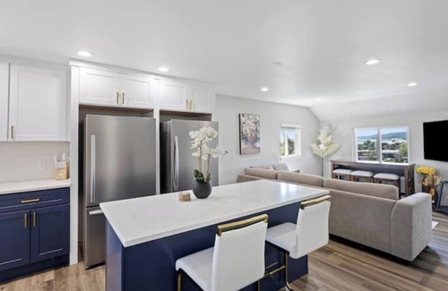 Des Moines Appartement | 6-Bedrooms Ocean View-Perfect for Groups & Family.
