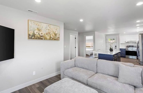 Des Moines Appartement | 6-Bedrooms Ocean View-Perfect for Groups & Family.