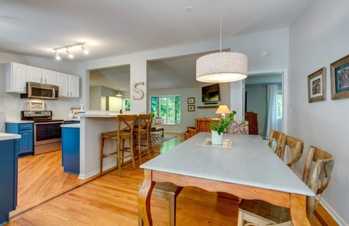 Harbert Cottage | 6 lits, 3 bains Récemment rénové, pour 14 personnes (10 adultes, 4 enfants).