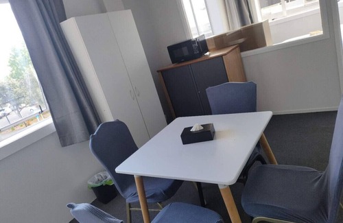 Auckland Appartement | 6 Beds including 1 DBL Bed, 1 Single Bed, 4 Singgle Sofa Bed in 1 Room & 1 Lounge