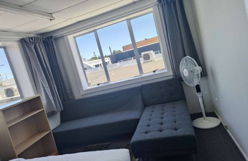 Auckland Appartement | 6 Beds including 1 DBL Bed, 1 Single Bed, 4 Singgle Sofa Bed in 1 Room & 1 Lounge