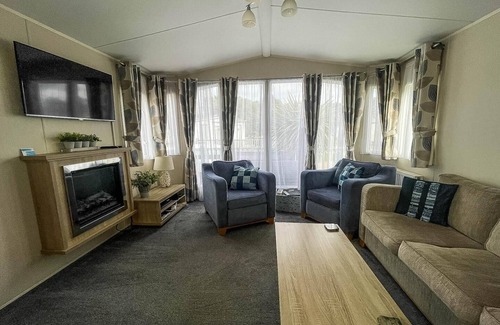 Wells-next-the-Sea Maison | 6 berth caravan with WiFi at Wells-next-the-Sea in Norfolk ref 72032T