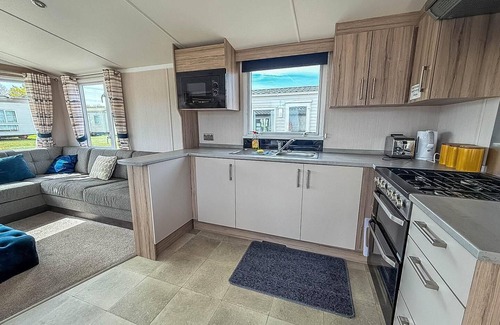 Louth Maison | 6 berth caravan with decking at Sunnydale Holiday Park ref 35243KG