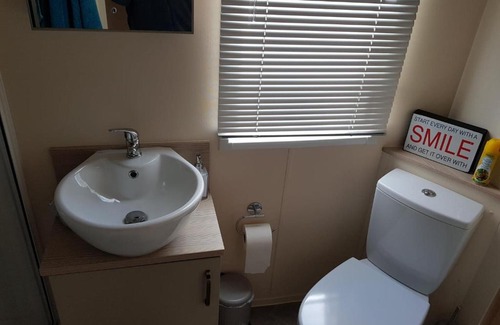 Chapel Saint Leonards Autre | 6 BERTH DELUXE CARAVAN PALM GROVE 42