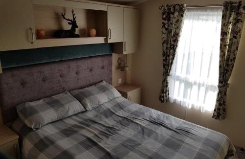 Chapel Saint Leonards Autre | 6 BERTH DELUXE CARAVAN PALM GROVE 42