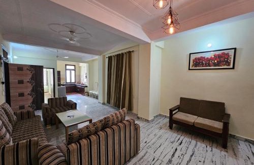 Alambagh Appartement | 6 BHK in Krishna Nagar Lucknow LKO6BHK 401l&402R