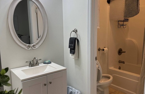 Sylvester Hôtel | 6-BR in Sylvester, GA - Southern Charm Meets Spacious Comfort