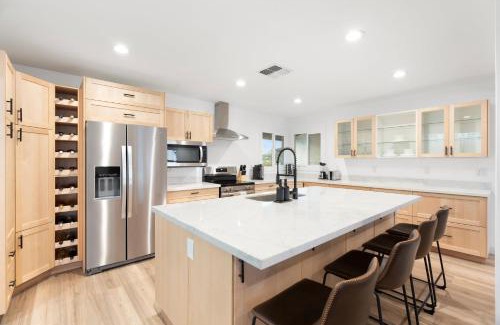 Glendale Maison | 6 Br Paradise Heated Pool Arcade Room Pool Table