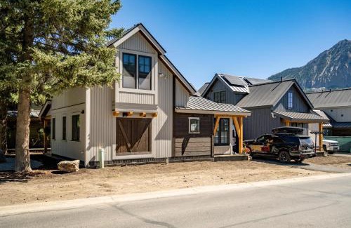 Crested Butte Maison | 6-Cottage Bundle at Academy Place