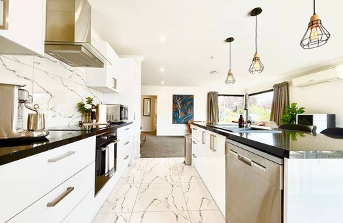 Avonhead Maison | 6 Guests Family Home 7 Minutes to Airport