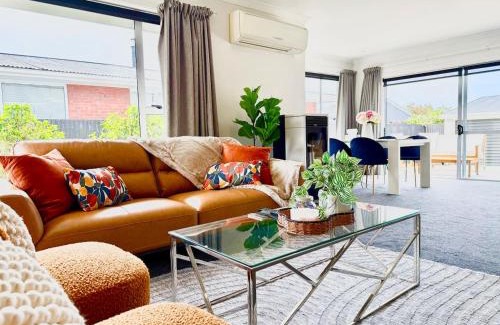 Avonhead Maison | 6 Guests Family Home 7 Minutes to Airport