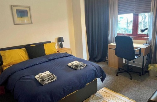 Montrose Appartement | 3BR-Sleeps6-Parking-Patio-NearCoast