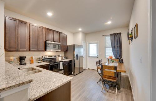West San Antonio Maison | 6 Mi to AFB Pool and Hot Tub Haven with Game Room