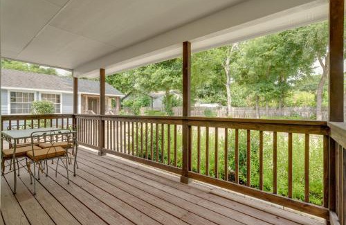 University Hills and Windsor Park Maison | 6 Mi to Dtwn Austin Retreat with Patio and Grill