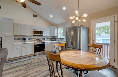 University Hills and Windsor Park Maison | 6 Mi to Dtwn Austin Retreat with Patio and Grill