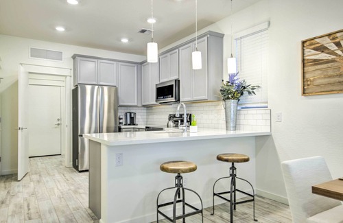 Chandler Maison | 6 Mi to Dtwn Chandler: Newly Built Townhome