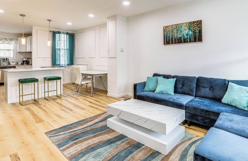 Primos Secane Maison | 6 Mi to Eagles Games: Stylish Philly Townhome!