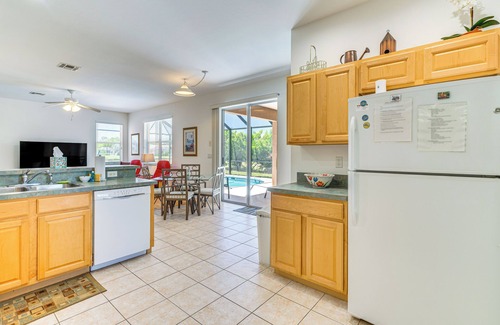 Beachwalk Isles Maison | 6 Mi to Fort Myers Beach: Lakefront Home w/Pool