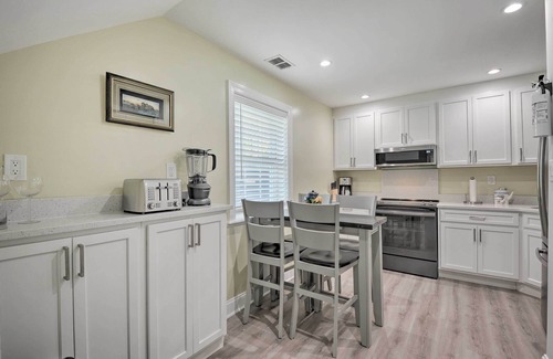Brightwood Maison | 6 Mi to Ivy City: Guesthouse w/ Fire Pit in DC!