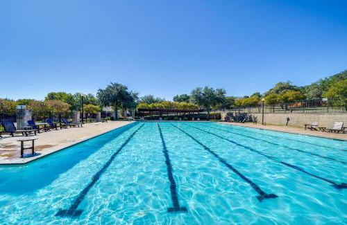 San Antonio Maison | 6 Mi to SeaWorld Pet-Friendly Home with Pool Access