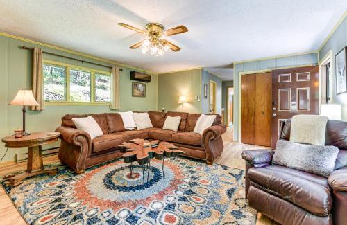 Maggie Valley Maison | 6 Mi to Waterrock Knob Serenity Cottage