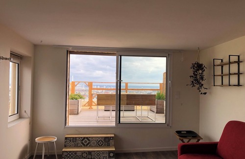 Cote Est Soquence Appartement | Grand studio-terrasse lumineux. Point de vue‼️atelier poterie.