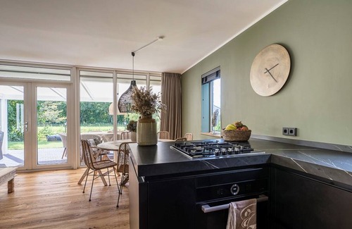 Vlagtwedde Maison | 6 pers. Veenhuis Comfort Plus by Interhome