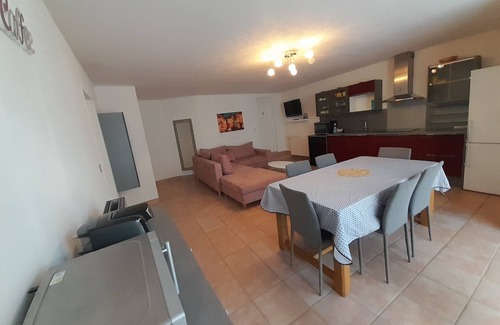 Brantome-en-Perigord Cottage | Gîte de 6 à 8 personnes avec piscine
