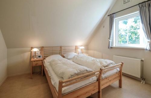 Sint Maartensvlotbrug Maison | 6-person holiday villa with garden