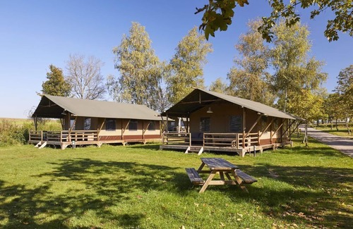 Saarburg Location De VR | 6-person safari tent in the holiday park Landal Warsberg