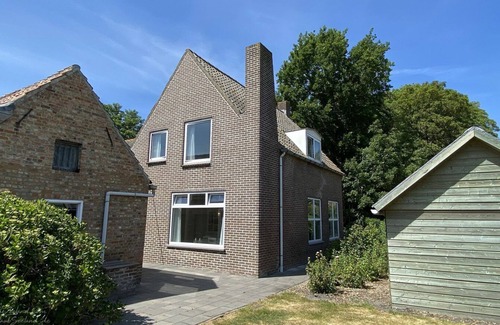 Aardenburg Maison | 6 Persons Holiday home in Aardenburg near Sluis