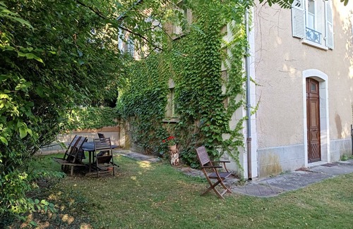 Vouneuil-sur-Vienne Maison | 6 personnes avec jardin privative, piscine chauffée