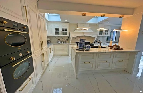 Beylikduzu Villa | 6-room Villa with Private Pool and Garden
