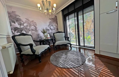 Beylikduzu Villa | 6-room Villa with Private Pool and Garden