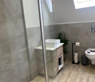 Paisley Appartement | 6 Smithhills - Sleeps 3 Central Excellent Transport Links Glasgow & Airport