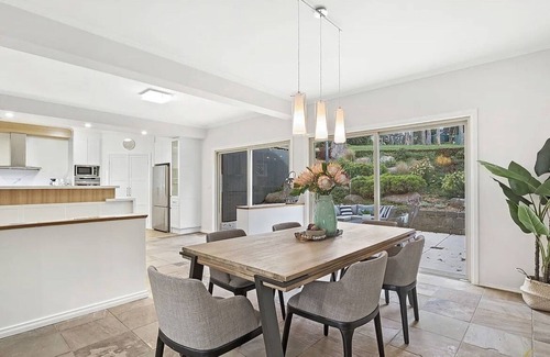 Ferny Creek Maison | 6 Star eco home with spectacular view.