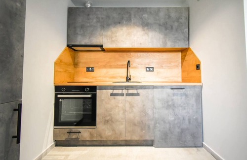 Studentski Grad Appartement | 6 Studios | 6 Bathrooms | 2 Levels | Kitchens