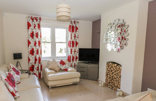 Ozleworth Cottage | 6 Le Chipping, WOTTON-UNDER-EDGE