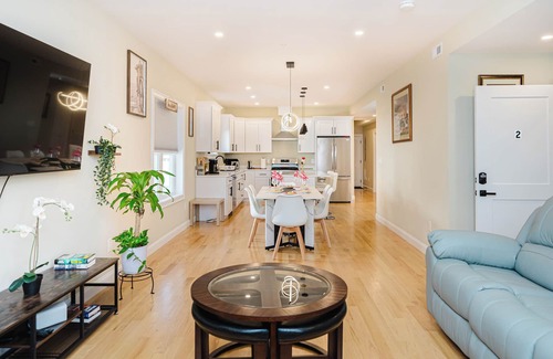 West Codman Hill - West Lower Mills Appartement | 60-2 3BR - Boston Modern Apt near Museum