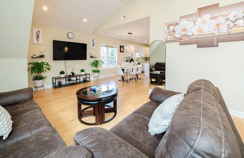 West Codman Hill - West Lower Mills Appartement | 60-3 2BR Boston - Sleek Apt near Wollaston Beach