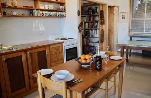Kiama Appartement | 80 sq meters of totally private studio gallery space.