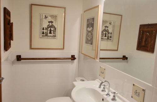 Kiama Appartement | 80 sq meters of totally private studio gallery space.