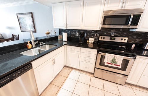 Indian Harbour Beach Copropriété | #605 Beachfront Vacation Rental, Beautiful Views from the 6th story balcony.