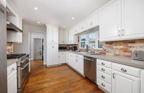 Balboa Island Maison | 608 S Bayfront