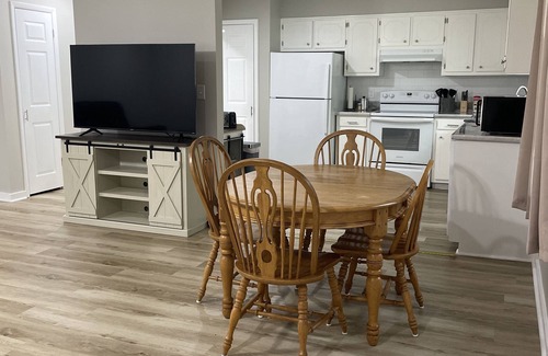 Waycross Appartement | 609- Beautiful Duplex Minutes from the Hospital!