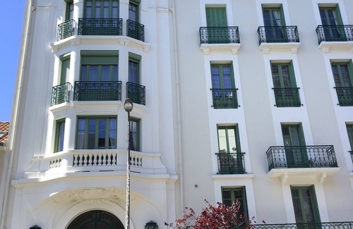 Thermal Appartement | Appartement 60m2, 2 éme étage ascenseur , 2 pièces , idéal pour 2 à 4 personnes